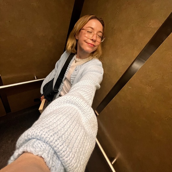 Meet your Posher, Alison - Picture 1 of 1